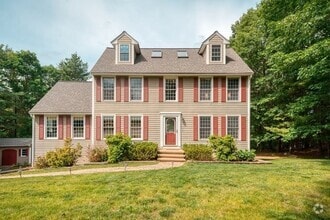 Building Photo - 7 Magnolia Dr