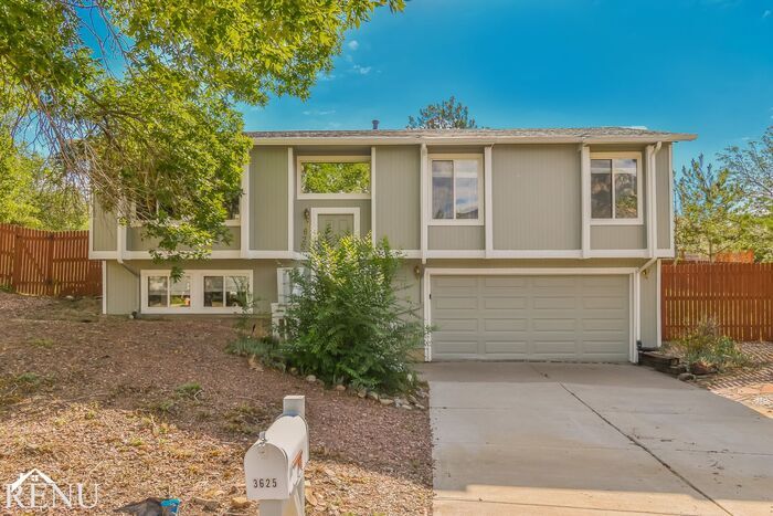Primary Photo - 3625 Trailspur Pl