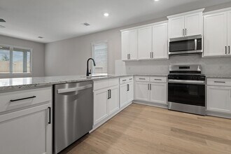 Building Photo - 21520 Bluebonnet Bay Dr