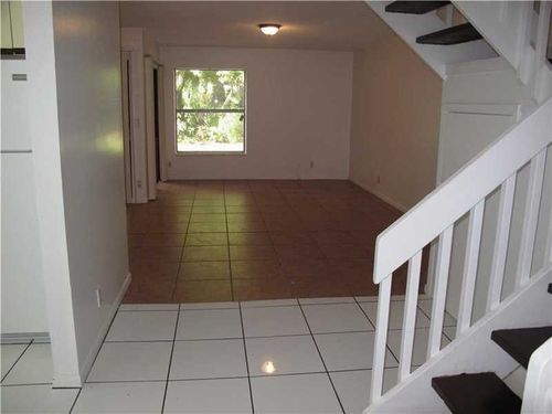 Foto del edificio - 2557 NW 42nd Ave