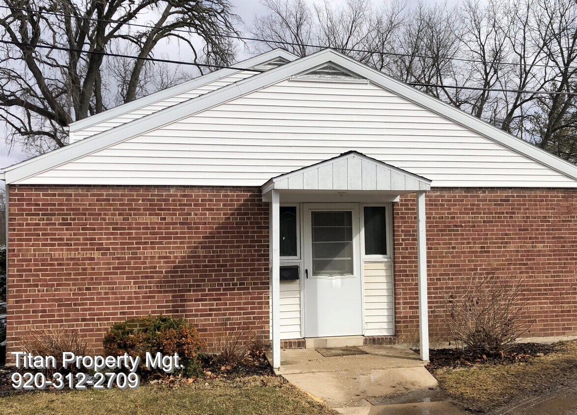 Primary Photo - 422 Oak St