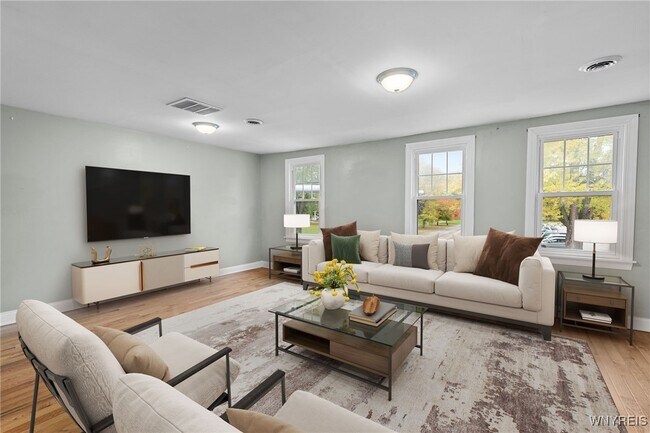 Foto del edificio - 2342 Seneca St