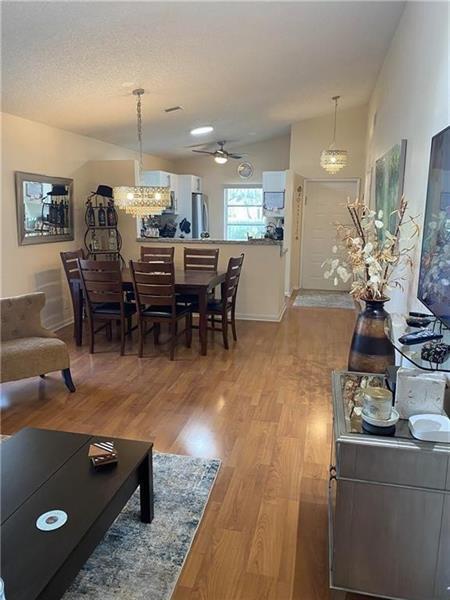 Foto del edificio - 8615 Jasmine Way