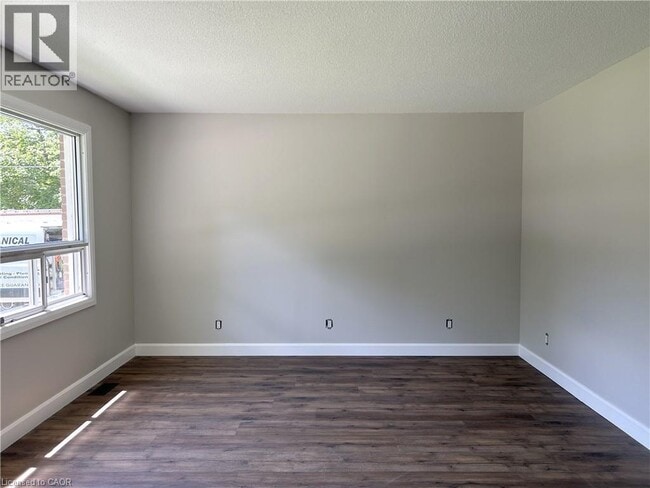 Building Photo - 57 Oakwood Ave