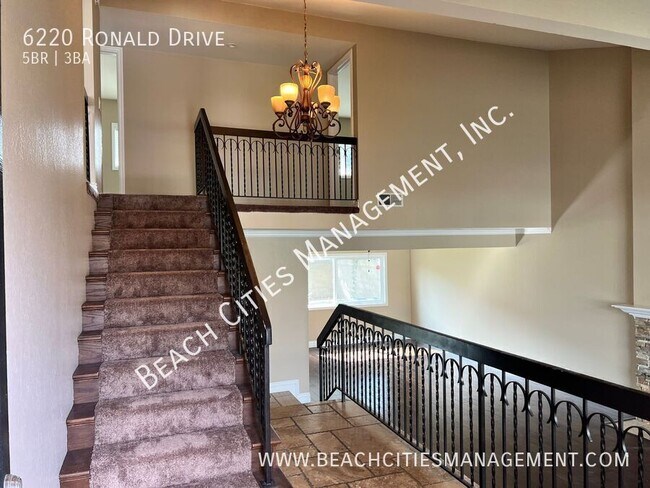 Photo - 6220 Ronald Dr House