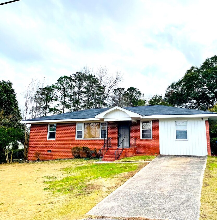 Primary Photo - Available for Section 8!