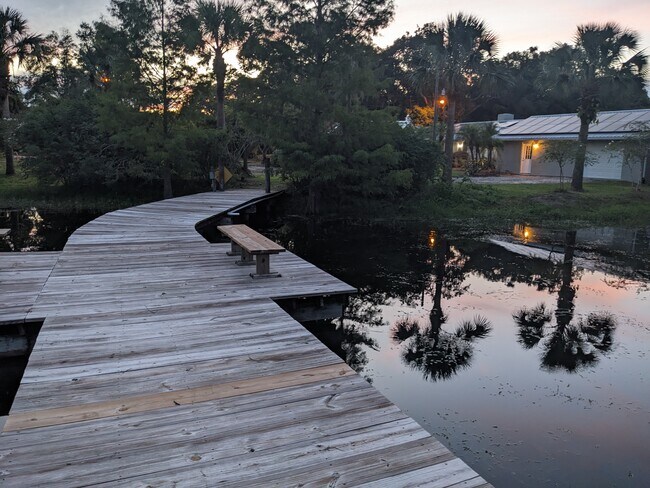 Foto del edificio - 2804 Dike Rd