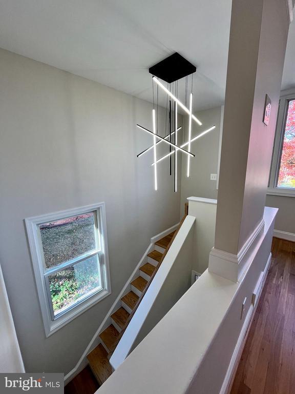 Building Photo - 119 Victor St NE