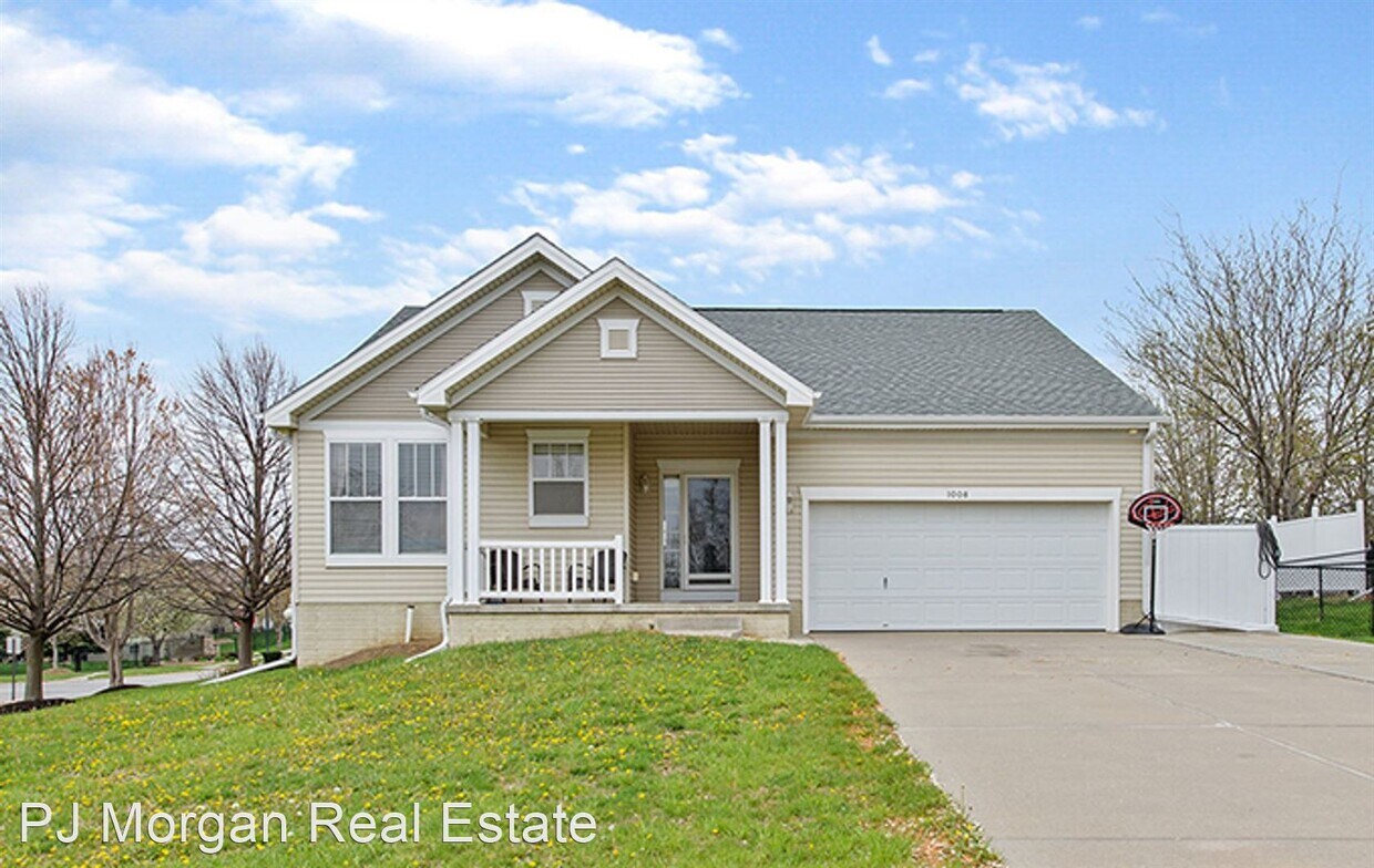 4 br, 2 bath House 1008 Port Royal Drive House Rental in Papillion