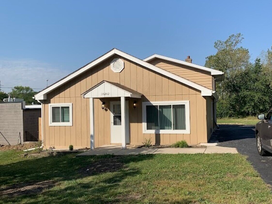 Foto principal - 14242 S Elm St