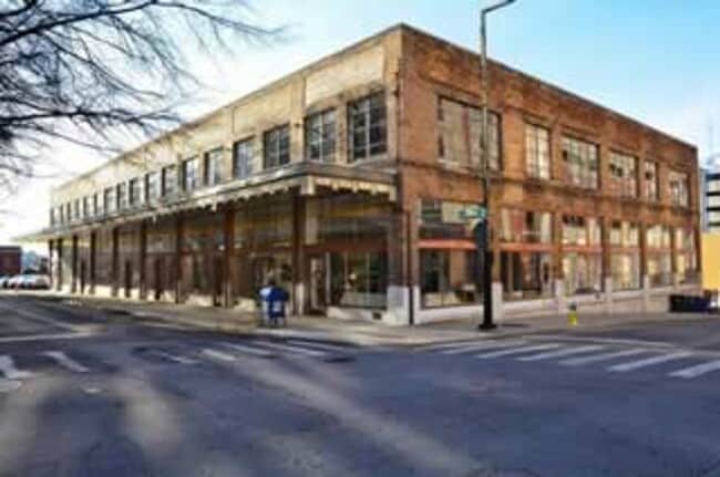Knoxville Downtown living!!! Historic Day... - Knoxville Downtown living!!!  Historic Day... Apartment