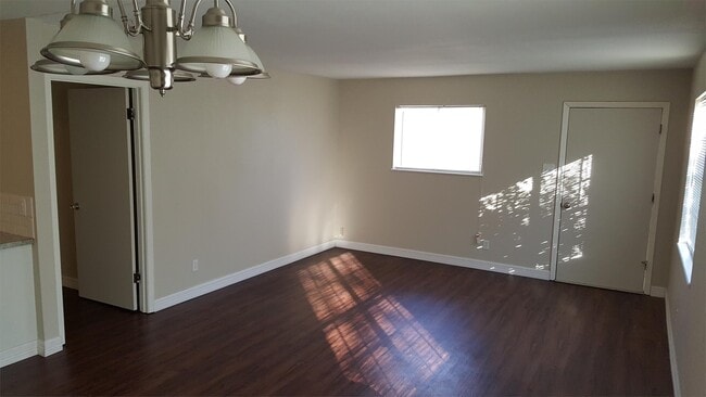 Foto del edificio - 3756 Ridgemont Dr