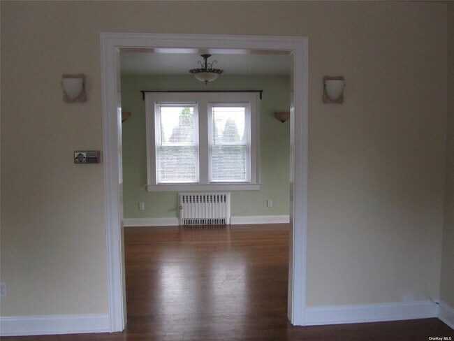Building Photo - 130 Hillside Ave