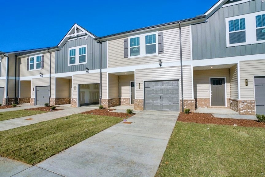 Primary Photo - 1259 W End Station Dr