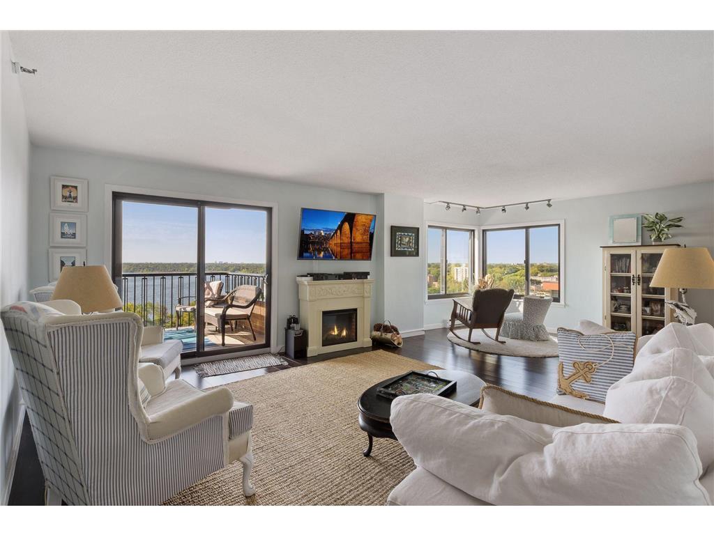 Primary Photo - 2950 Dean Pkwy