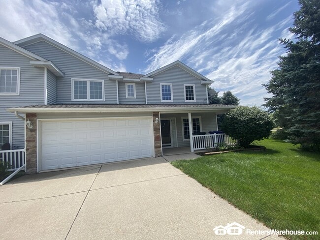 Foto del edificio - 2100 Meadow Chase Ln