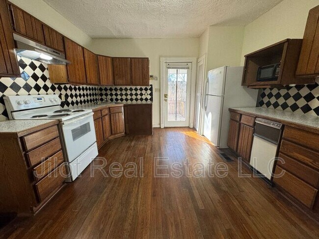 Foto del edificio - 3587 Midway Rd