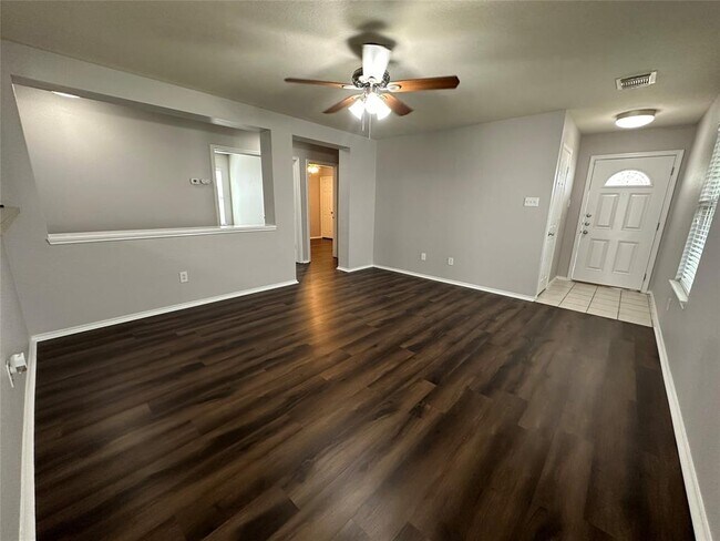 Foto del edificio - 18215 Temple Hill Ln