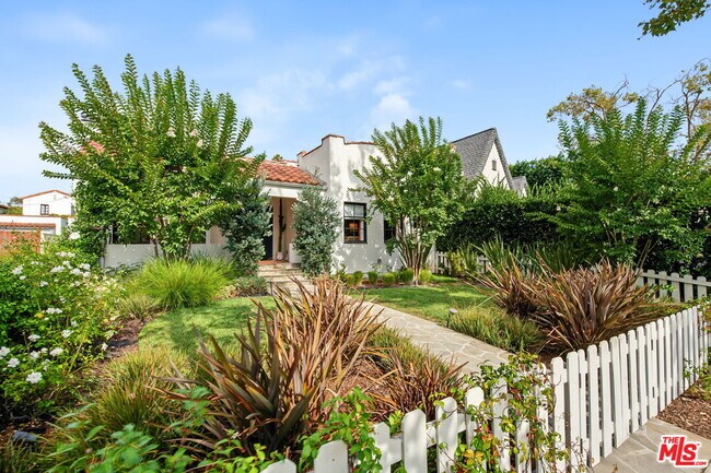 Foto del edificio - 348 N Citrus Ave