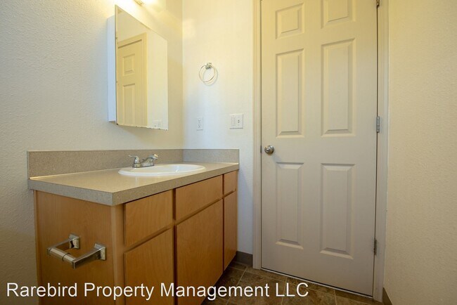 Building Photo - 4714-4722 SE 83rd Ave