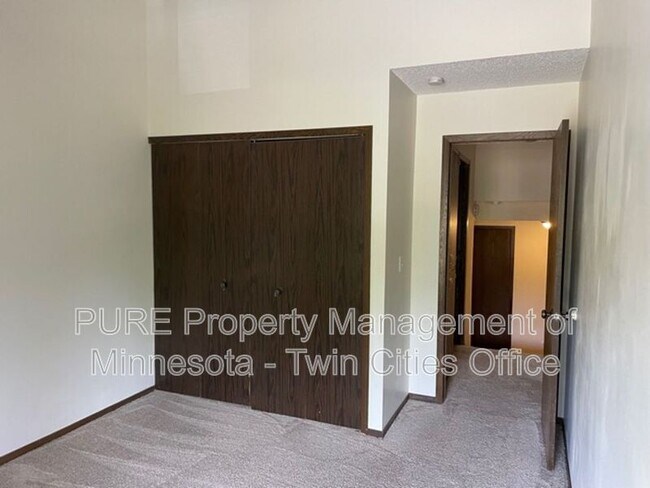 Building Photo - 14317 Fairway Dr