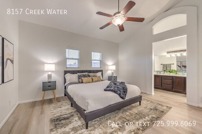 Foto del edificio - 8157 Creek Water Ln