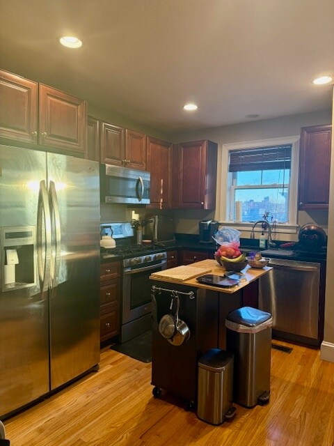 Building Photo - 16 Lawn St