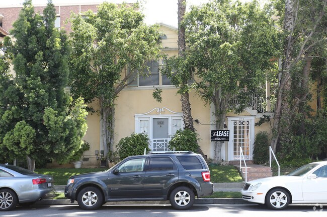 Building Photo - 212 S Lasky Dr