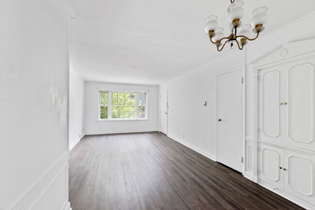 Foto del edificio - 8130 W North Ave