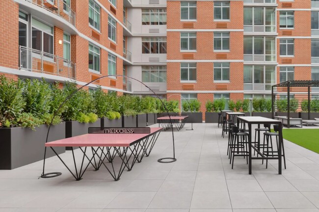 Foto del edificio - 7602 River Rd