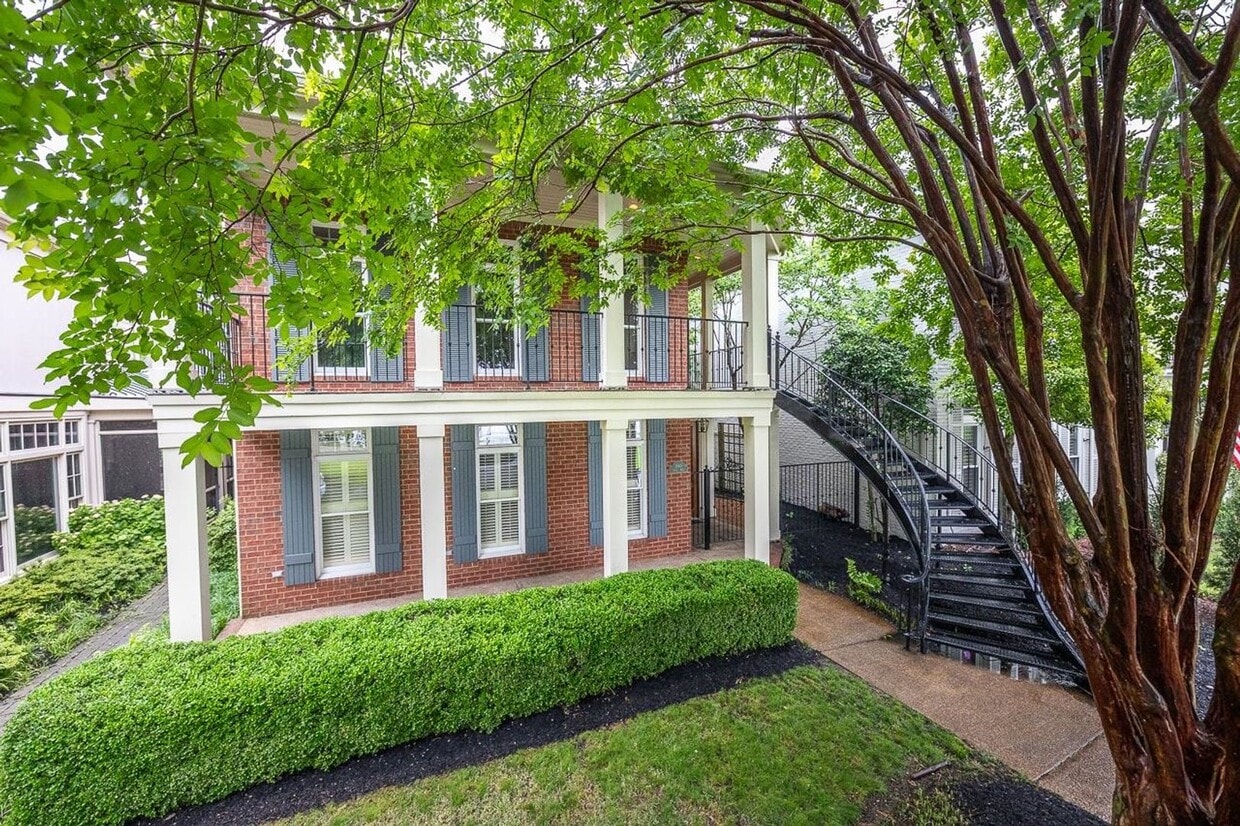 Gorgeous Riverfront home in Harbor Town - Gorgeous Riverfront home in Harbor Town
