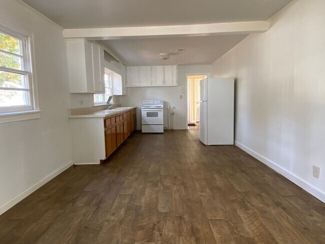 Foto del edificio - 3 Bedrooms, 1 Bathroom - Home in West Rome!