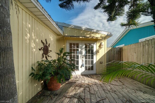 Building Photo - 4256 Pine Island Rd
