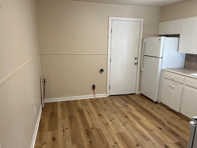 Building Photo - 305 Teehee Dr