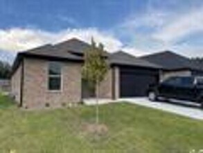 Building Photo - 503 Cain Trl