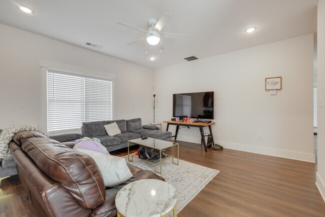 Foto del edificio - 372 Arch St