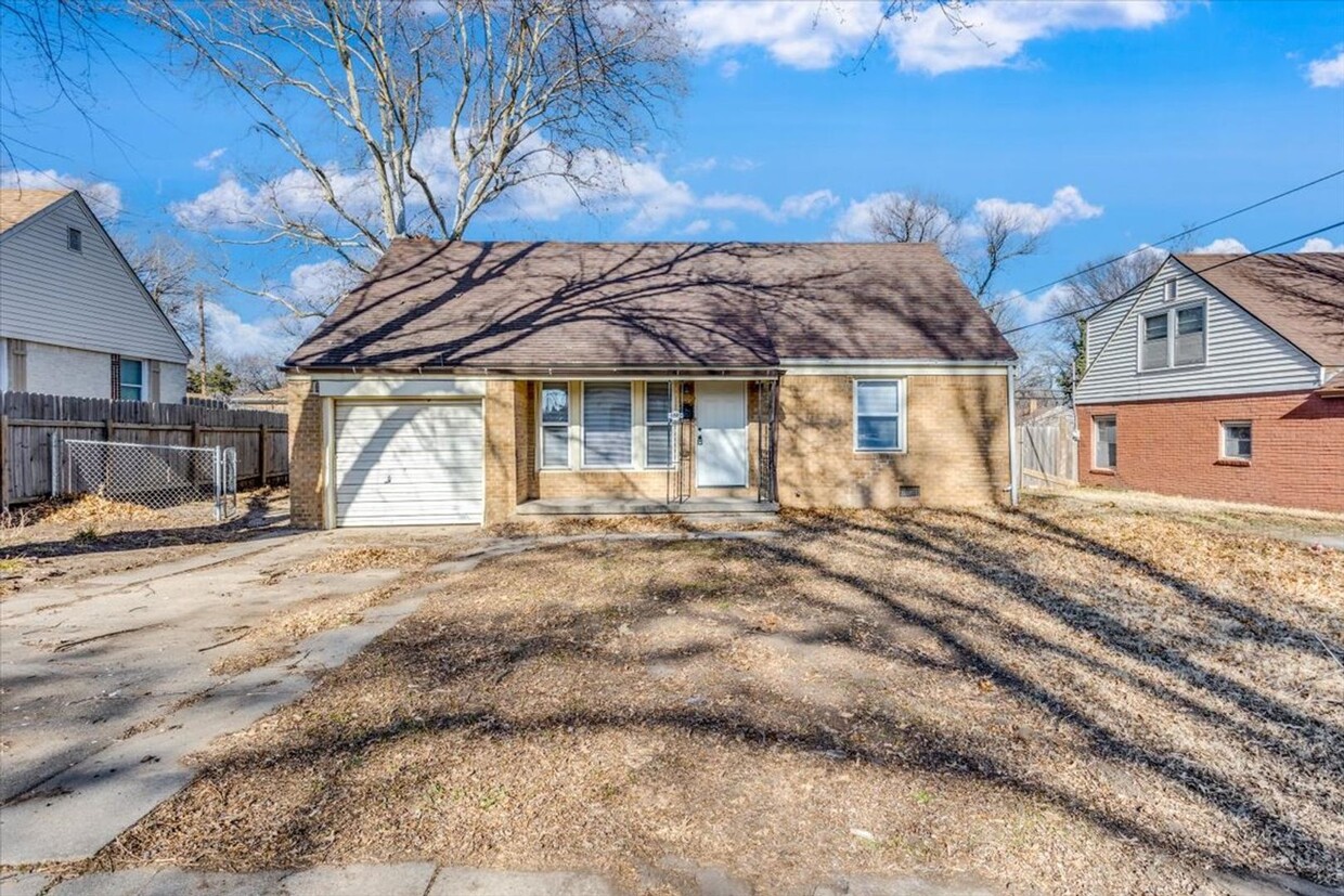 Foto principal - Cozy Single Family home in Southeast Wichita