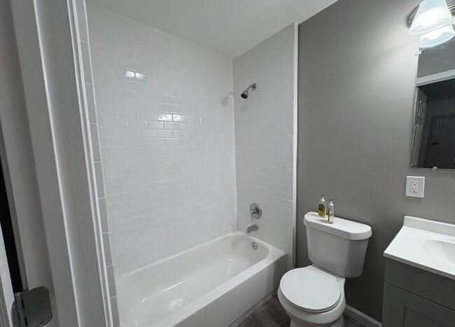 Foto del edificio - 410 Strand St