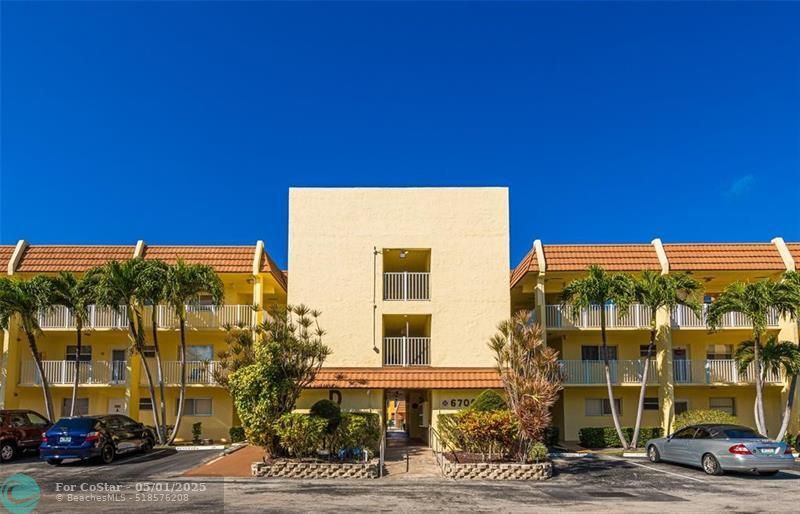 Primary Photo - 6700 Royal Palm Blvd