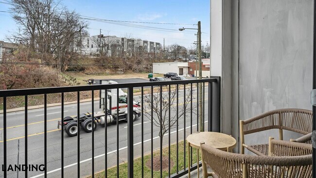 Foto del edificio - 2165 Nolensville Pk