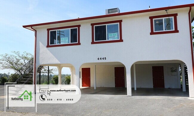 Foto del edificio - 4445 Dogwood Ln