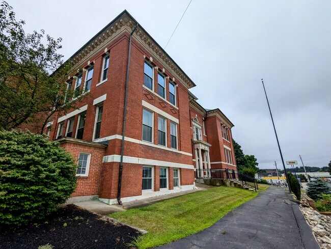 Foto del edificio - 926 Southbridge St