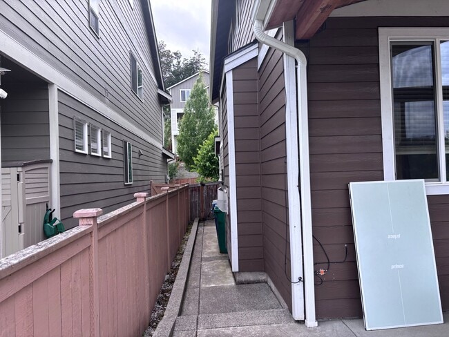 Building Photo - 18906 124th Ave SE