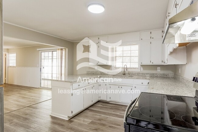 Foto del edificio - 2165 Circle Dr