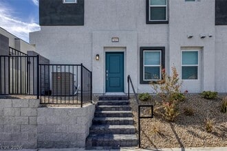 Building Photo - 295 Grunt Ave