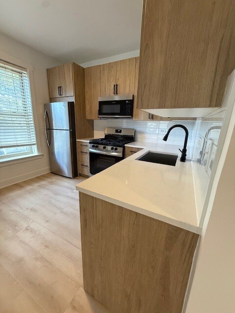 Foto principal - 6975 N Bell Ave