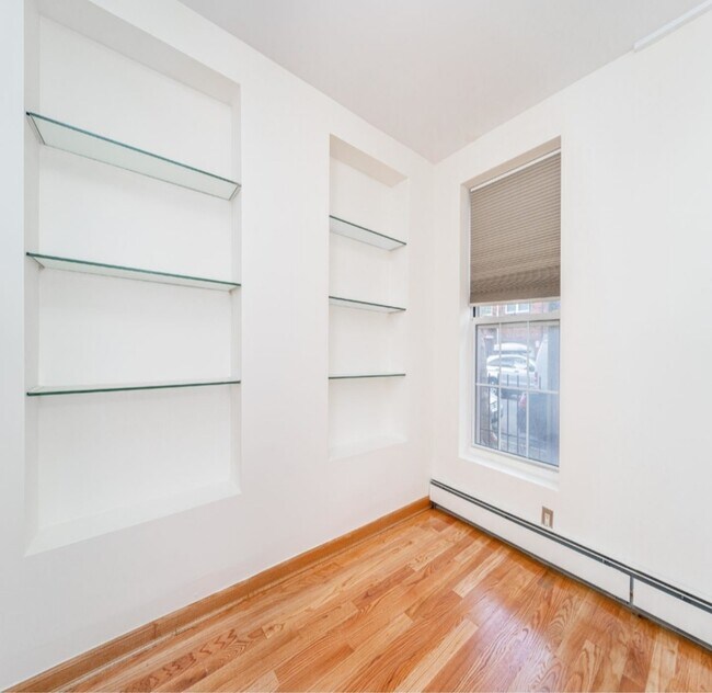 Foto del edificio - 2302 30th Ave