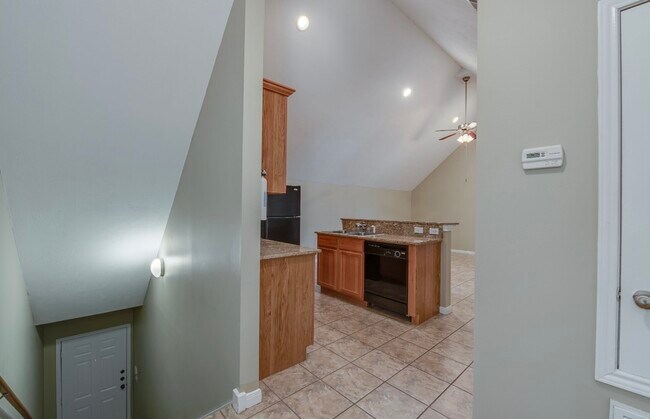 Building Photo - 3629 S Hampton Ct