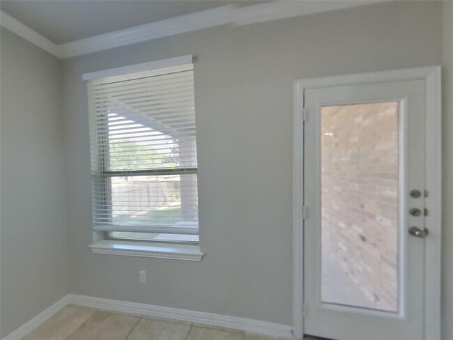 Foto del edificio - 1913 Colony Glen Ln