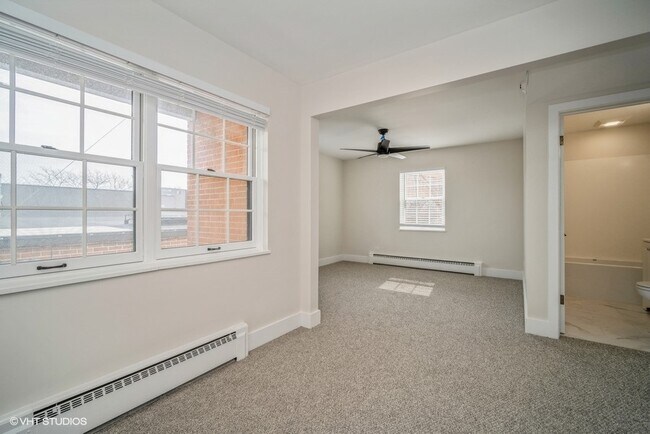 Foto del edificio - 592 Elm Pl
